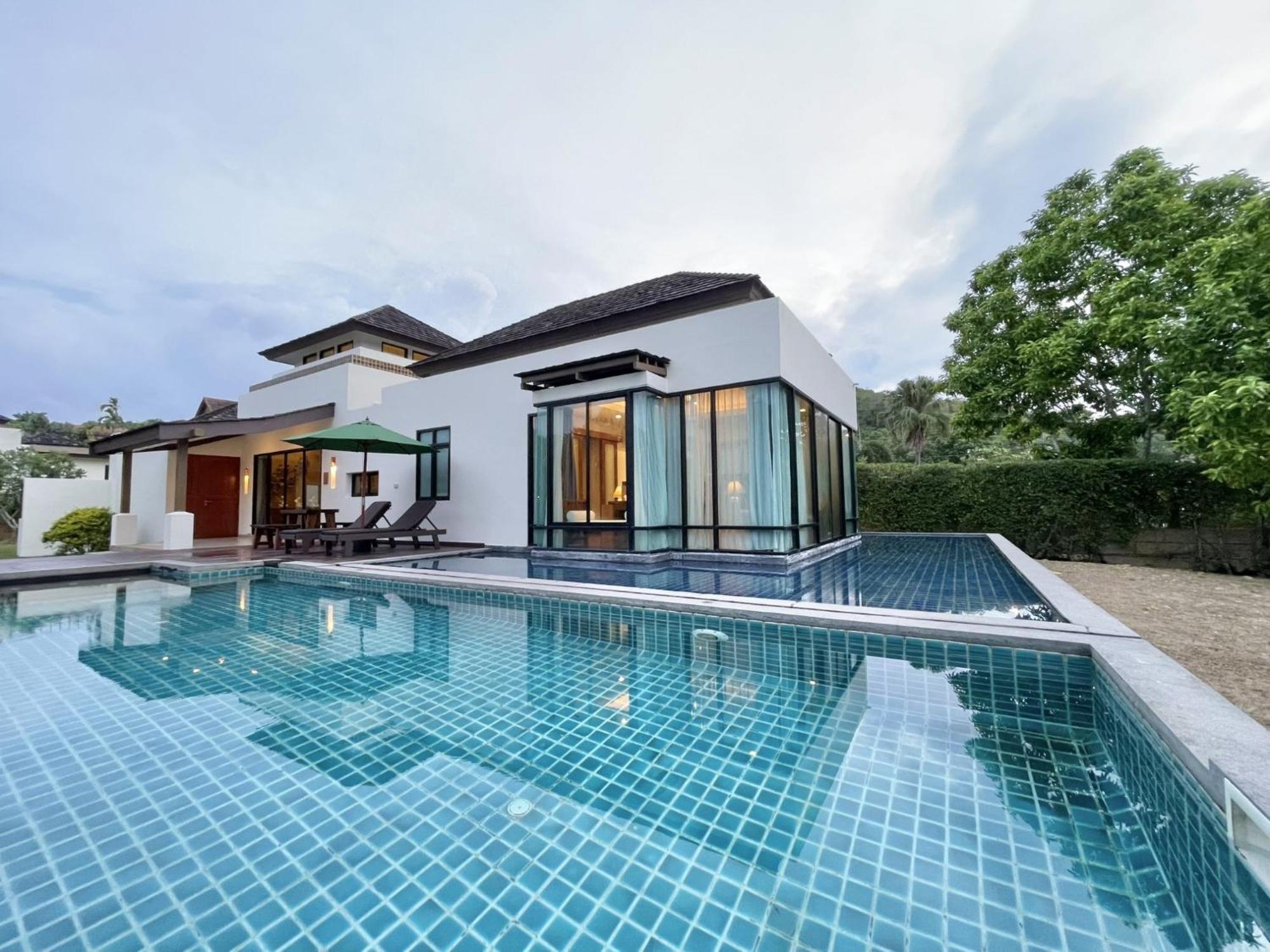 Ozone Villa Phuket Pa Khlok Buitenkant foto