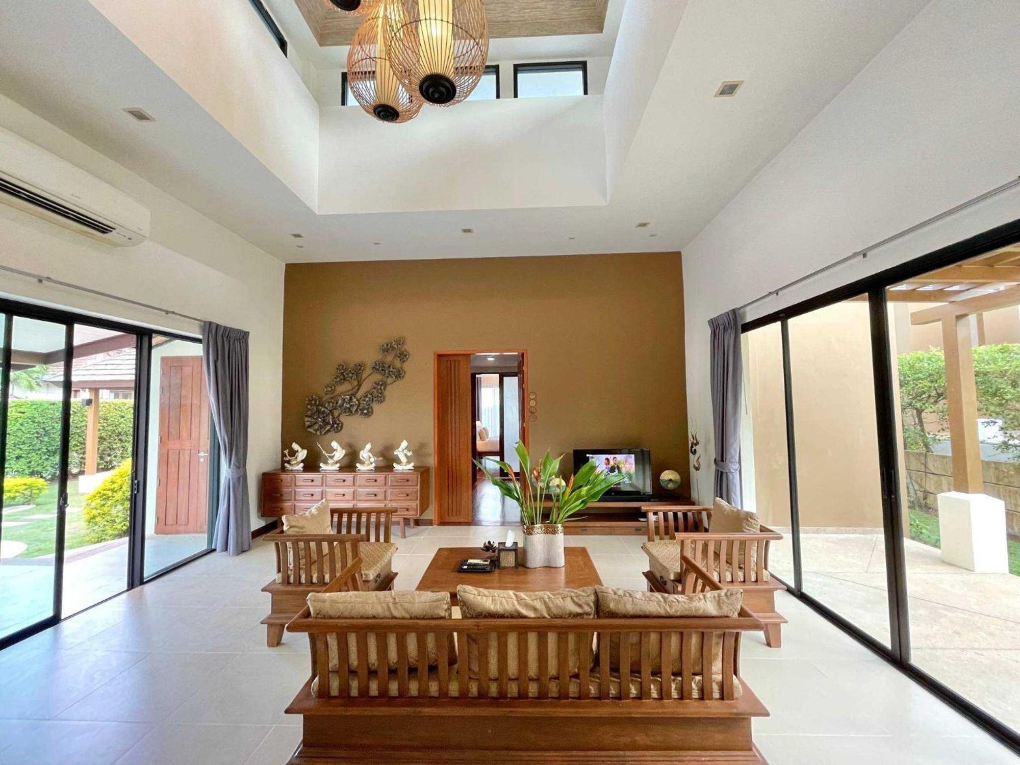 Ozone Villa Phuket Pa Khlok Buitenkant foto