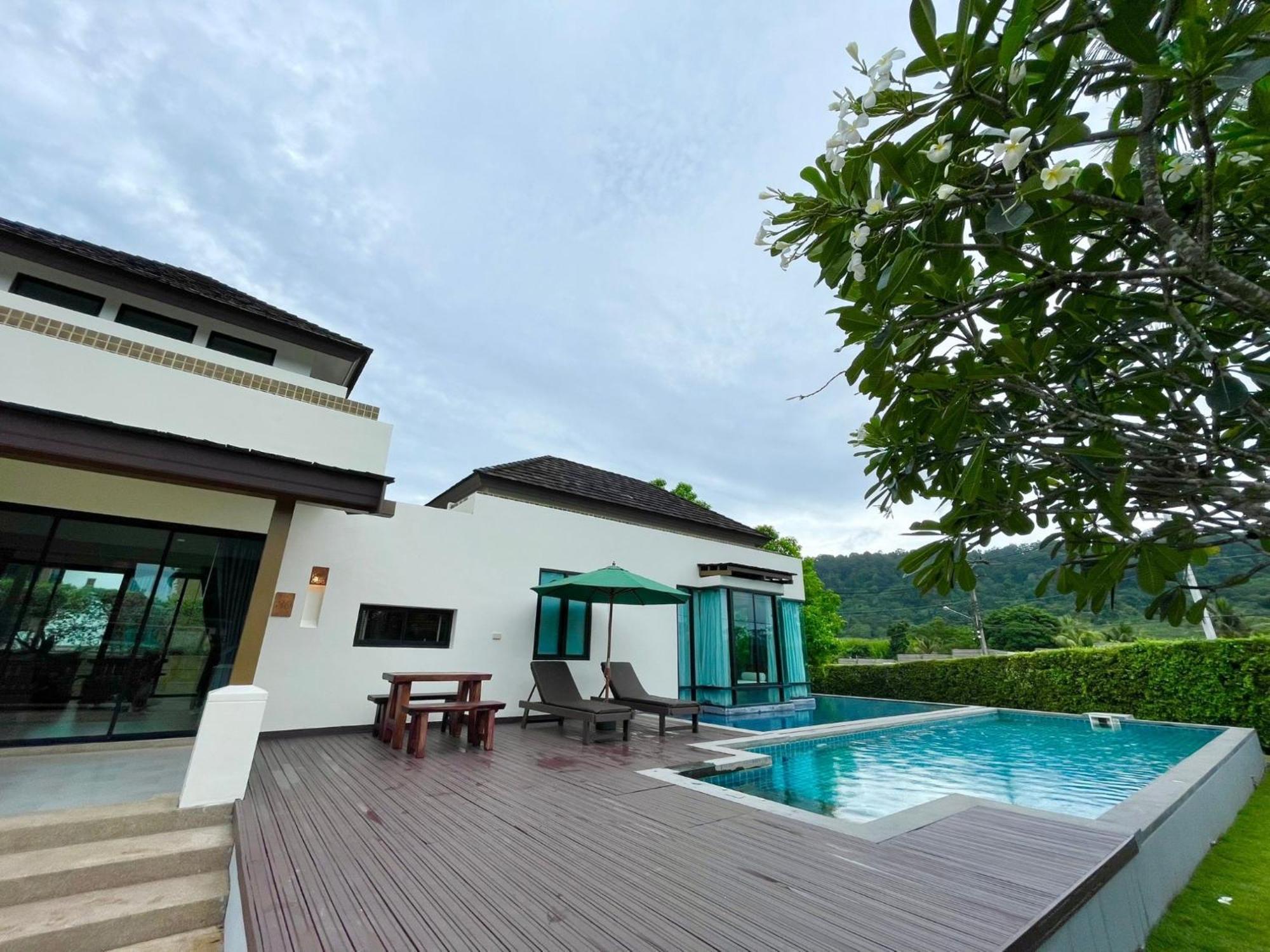 Ozone Villa Phuket Pa Khlok Buitenkant foto
