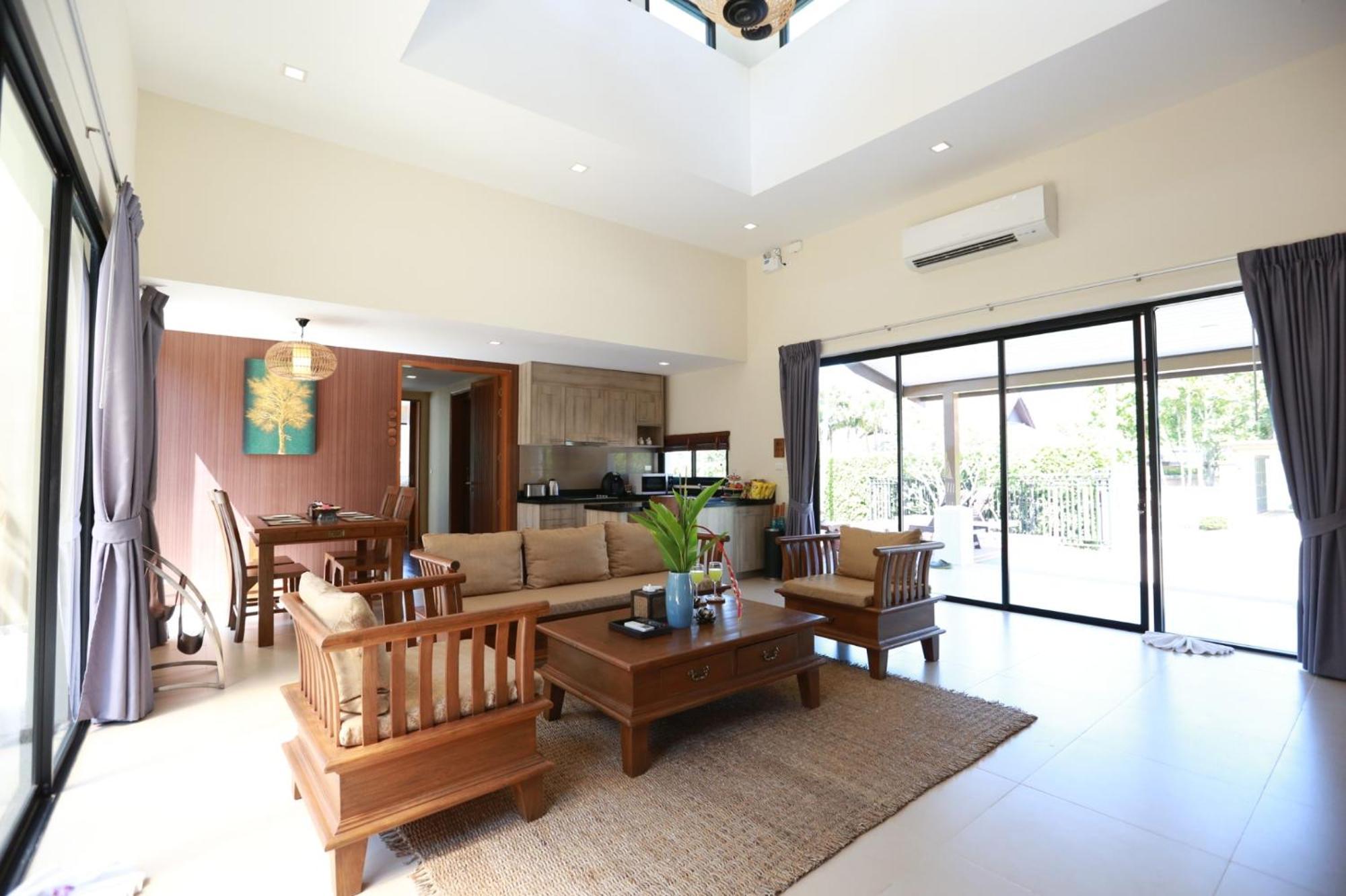 Ozone Villa Phuket Pa Khlok Buitenkant foto