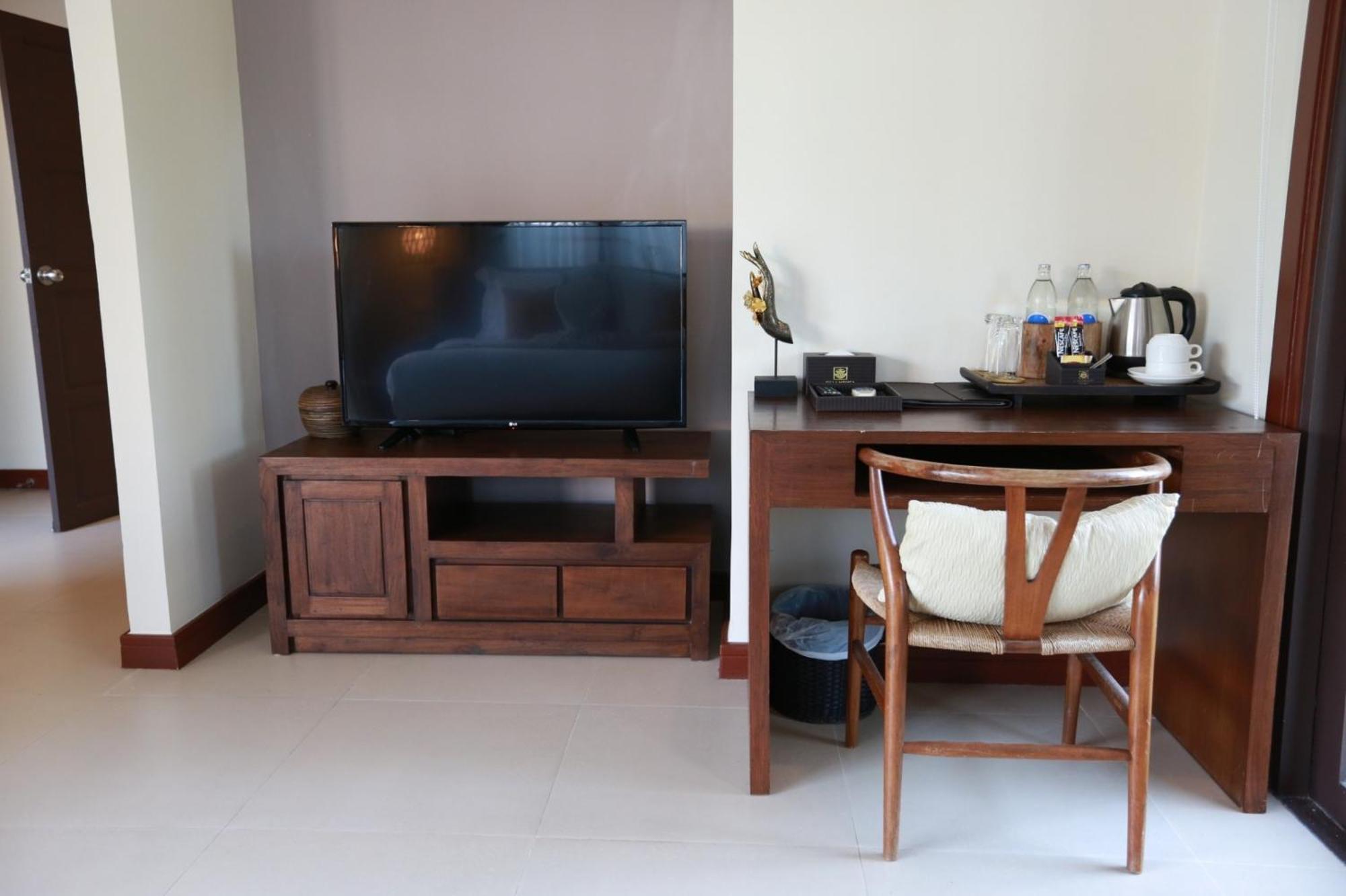 Ozone Villa Phuket Pa Khlok Buitenkant foto