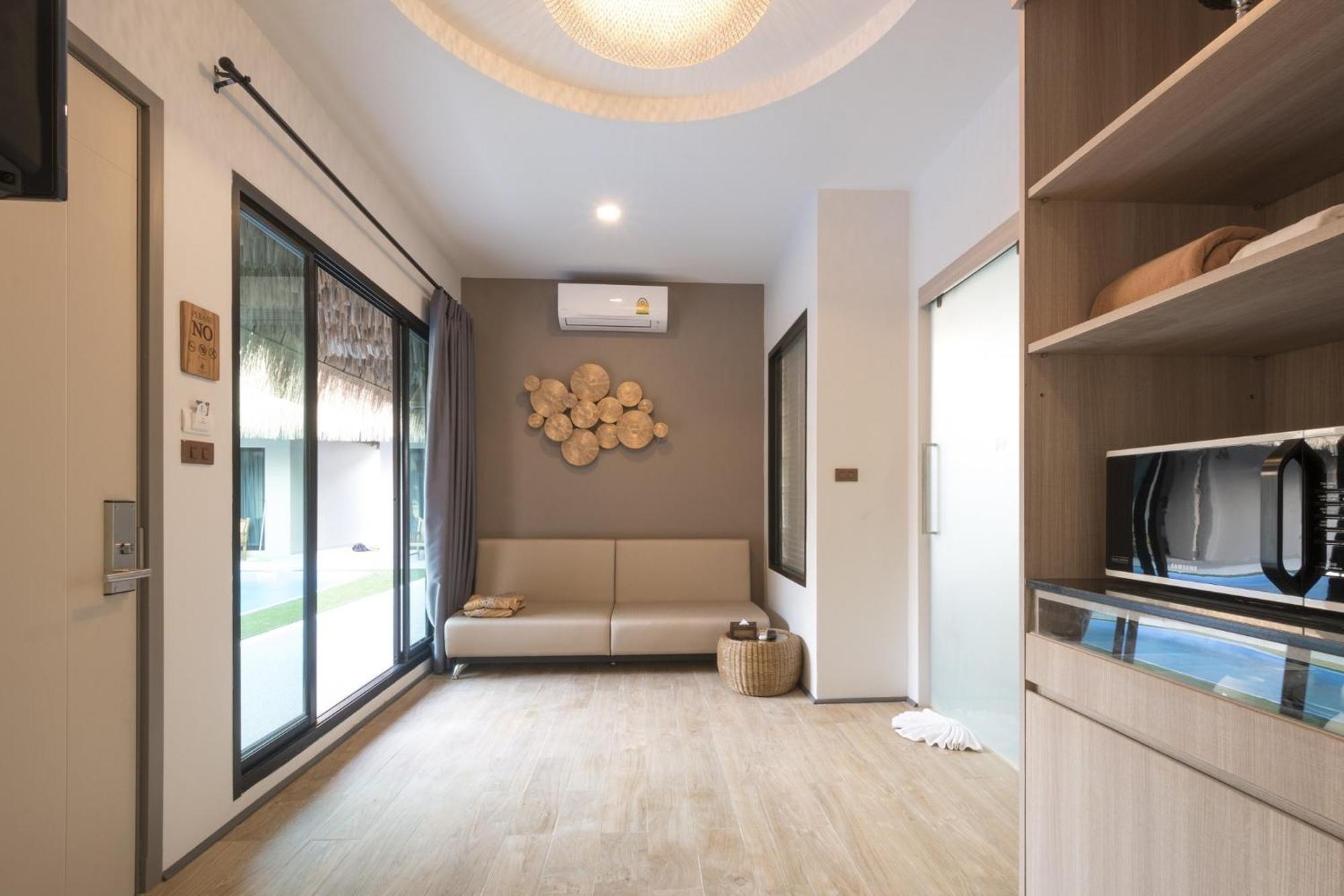 Ozone Villa Phuket Pa Khlok Buitenkant foto