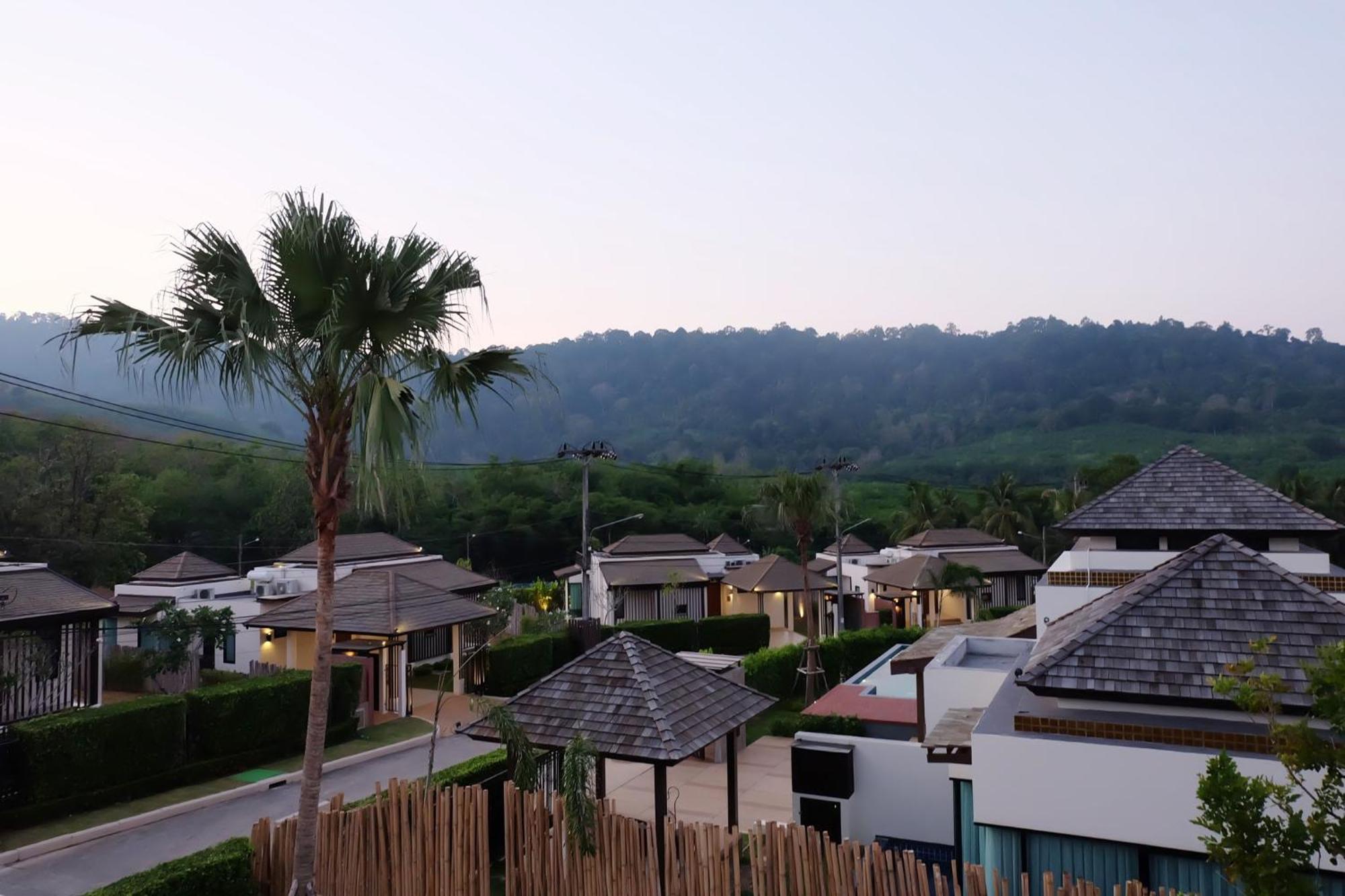 Ozone Villa Phuket Pa Khlok Buitenkant foto